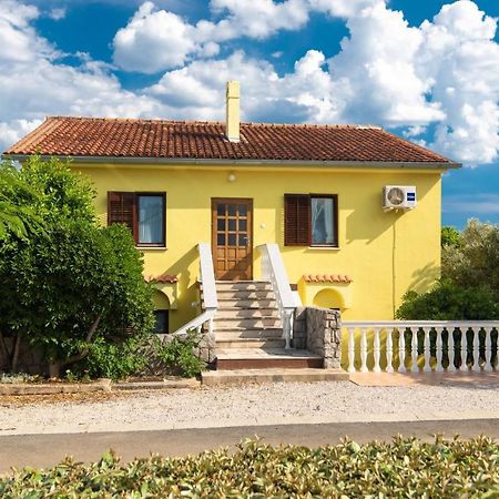 Apartment Drago *Cosy & Close To The Beach! 크르크 외부 사진