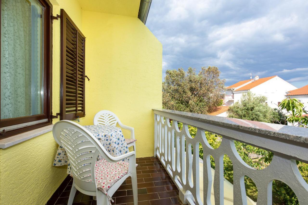 Apartment Drago *Cosy & Close To The Beach! 크르크 외부 사진