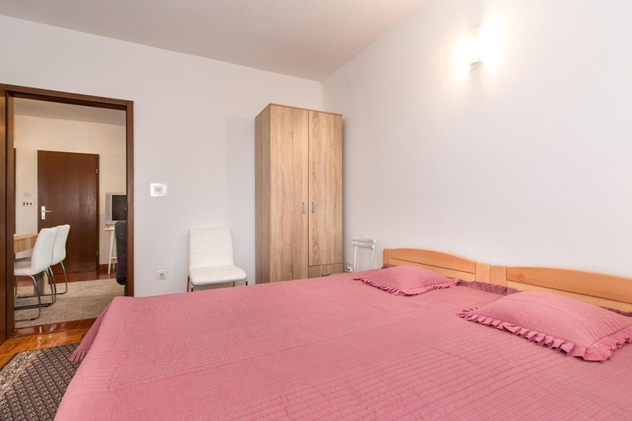 Apartment Drago *Cosy & Close To The Beach! 크르크 외부 사진
