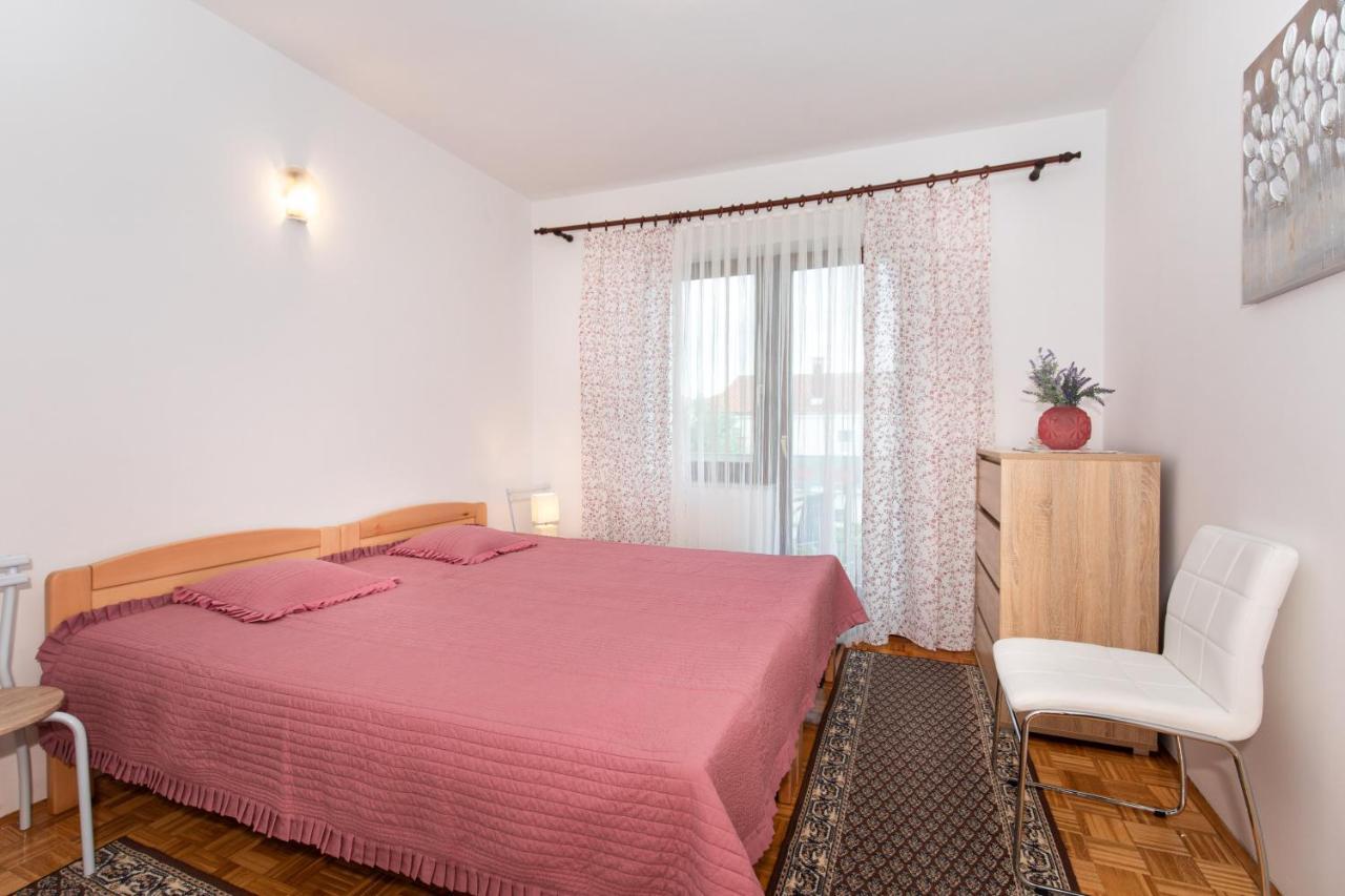 Apartment Drago *Cosy & Close To The Beach! 크르크 외부 사진