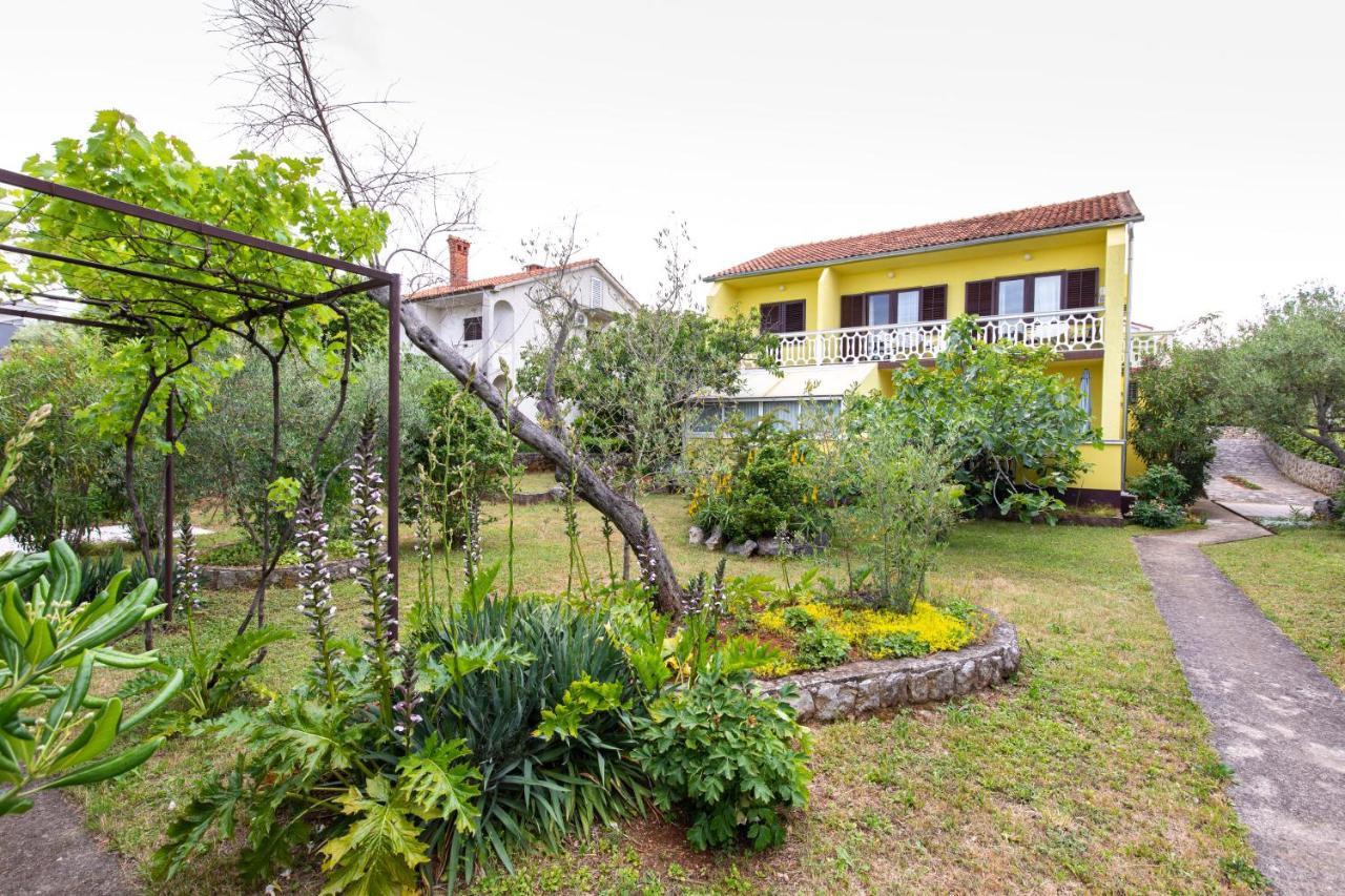 Apartment Drago *Cosy & Close To The Beach! 크르크 외부 사진