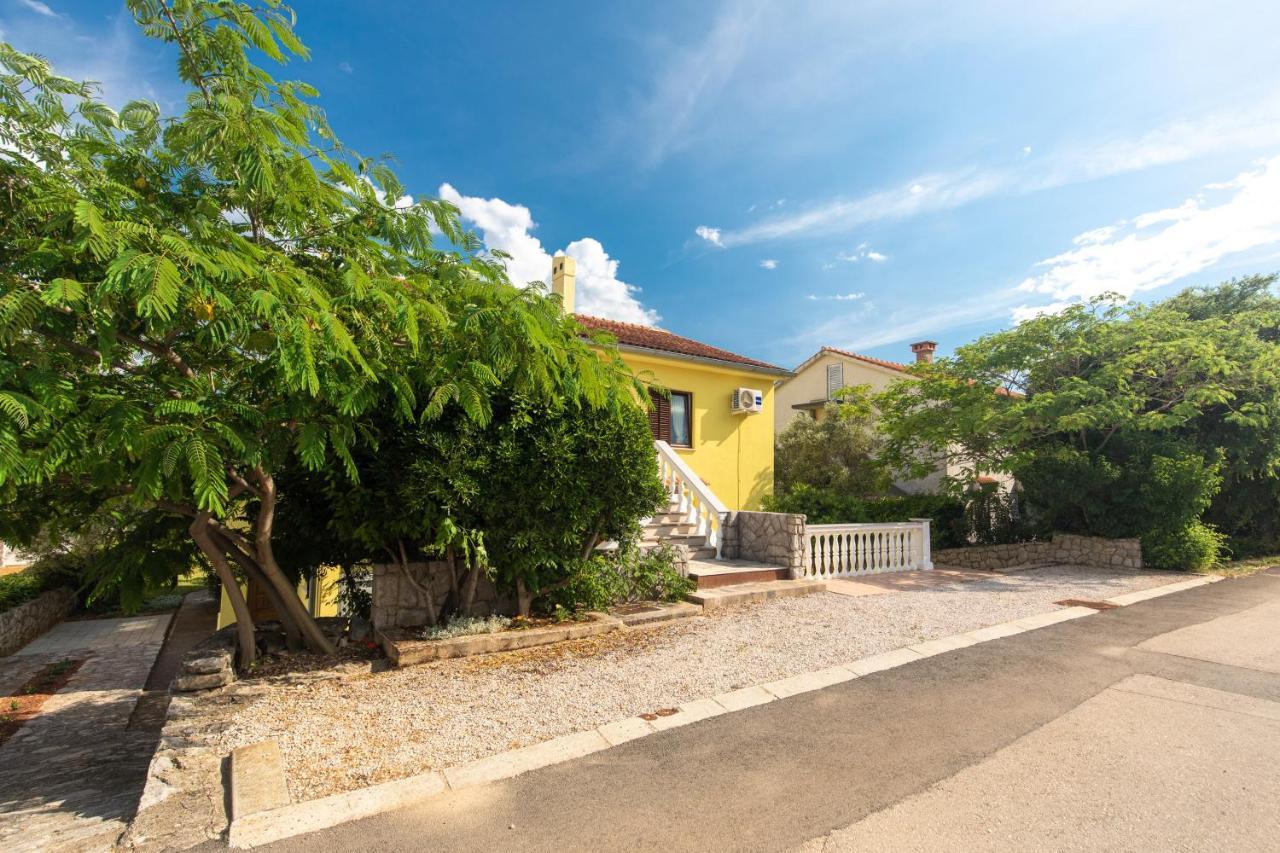 Apartment Drago *Cosy & Close To The Beach! 크르크 외부 사진