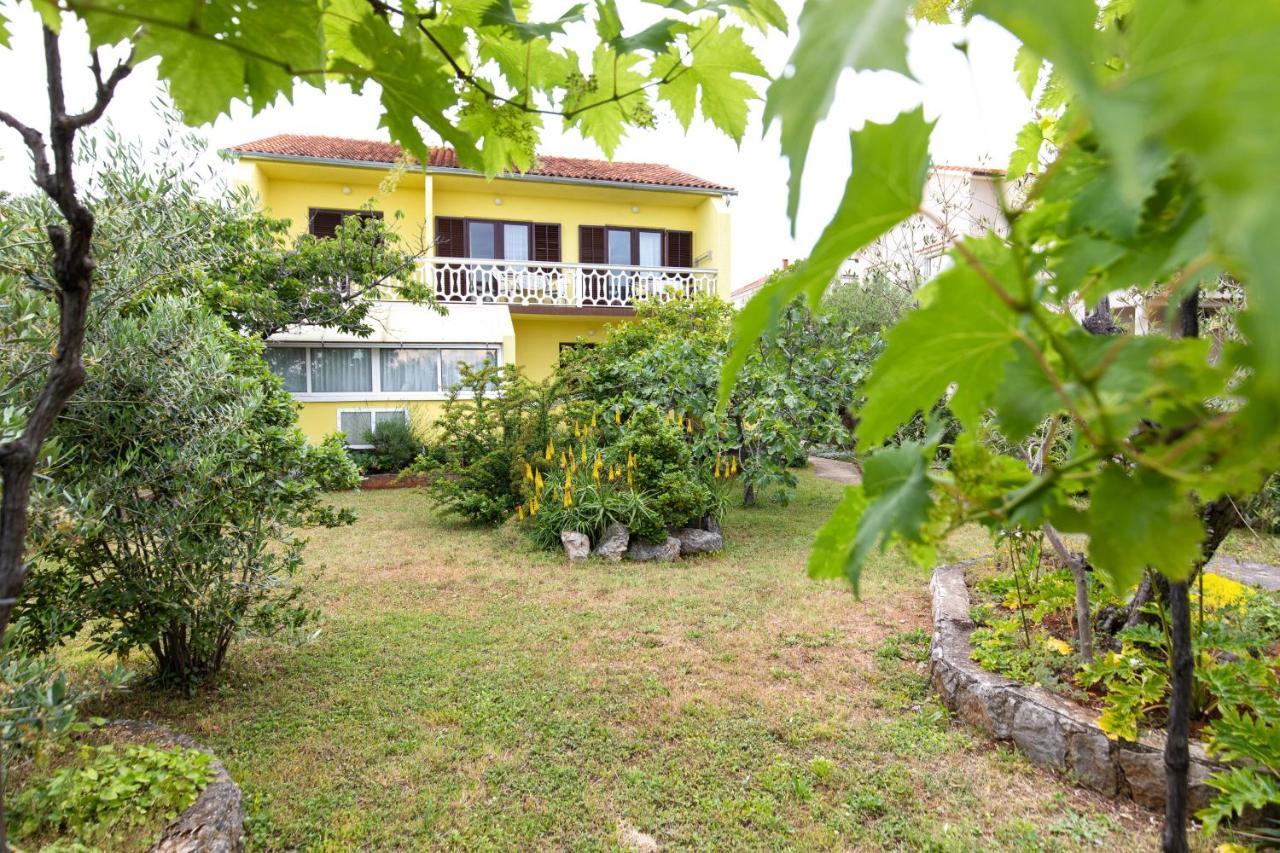 Apartment Drago *Cosy & Close To The Beach! 크르크 외부 사진